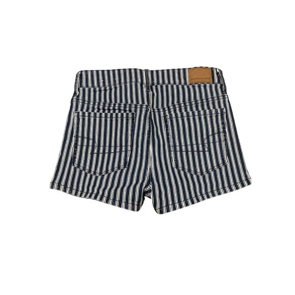 American Eagle Hi-Rise Shortie Denim
Striped Shorts size 2 - Picture 4 of 7
